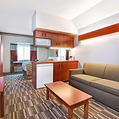 Microtel Inn&Suites Urbandale Esterno foto