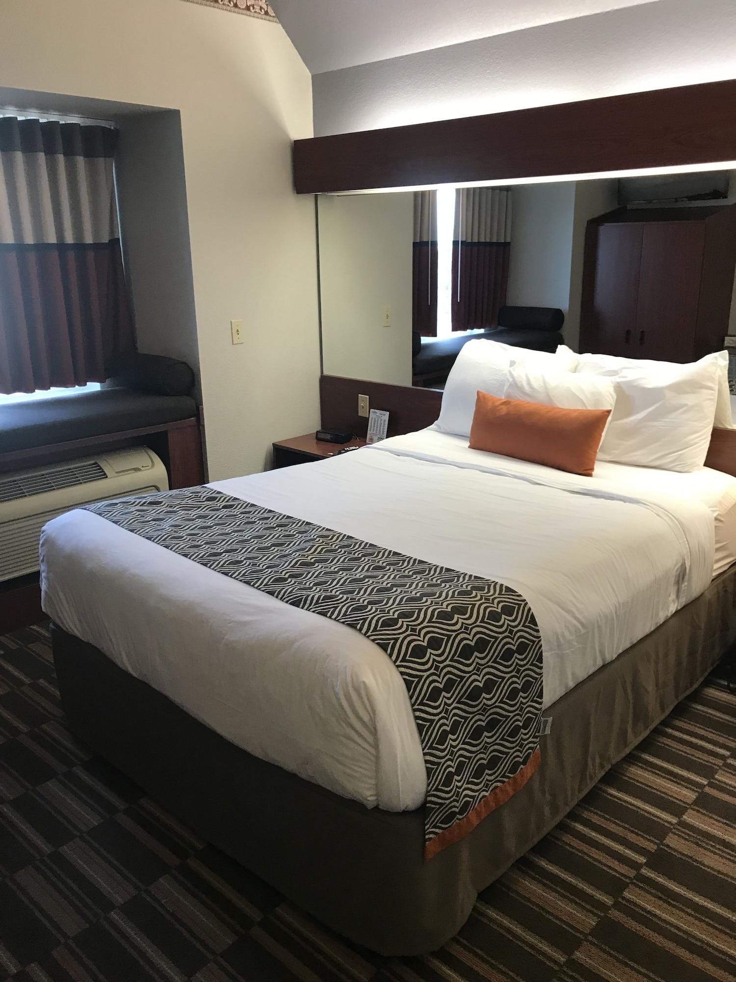 Microtel Inn&Suites Urbandale Esterno foto