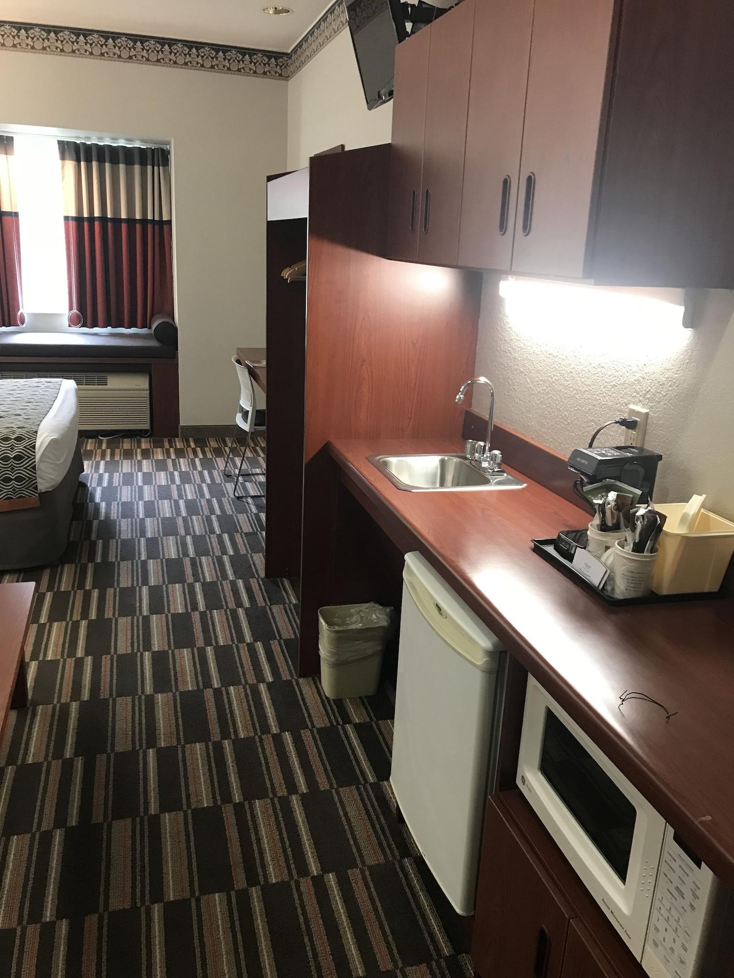 Microtel Inn&Suites Urbandale Esterno foto