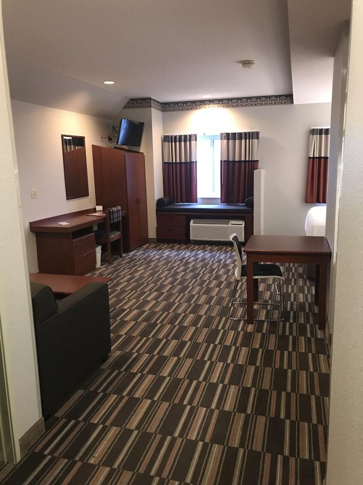 Microtel Inn&Suites Urbandale Esterno foto