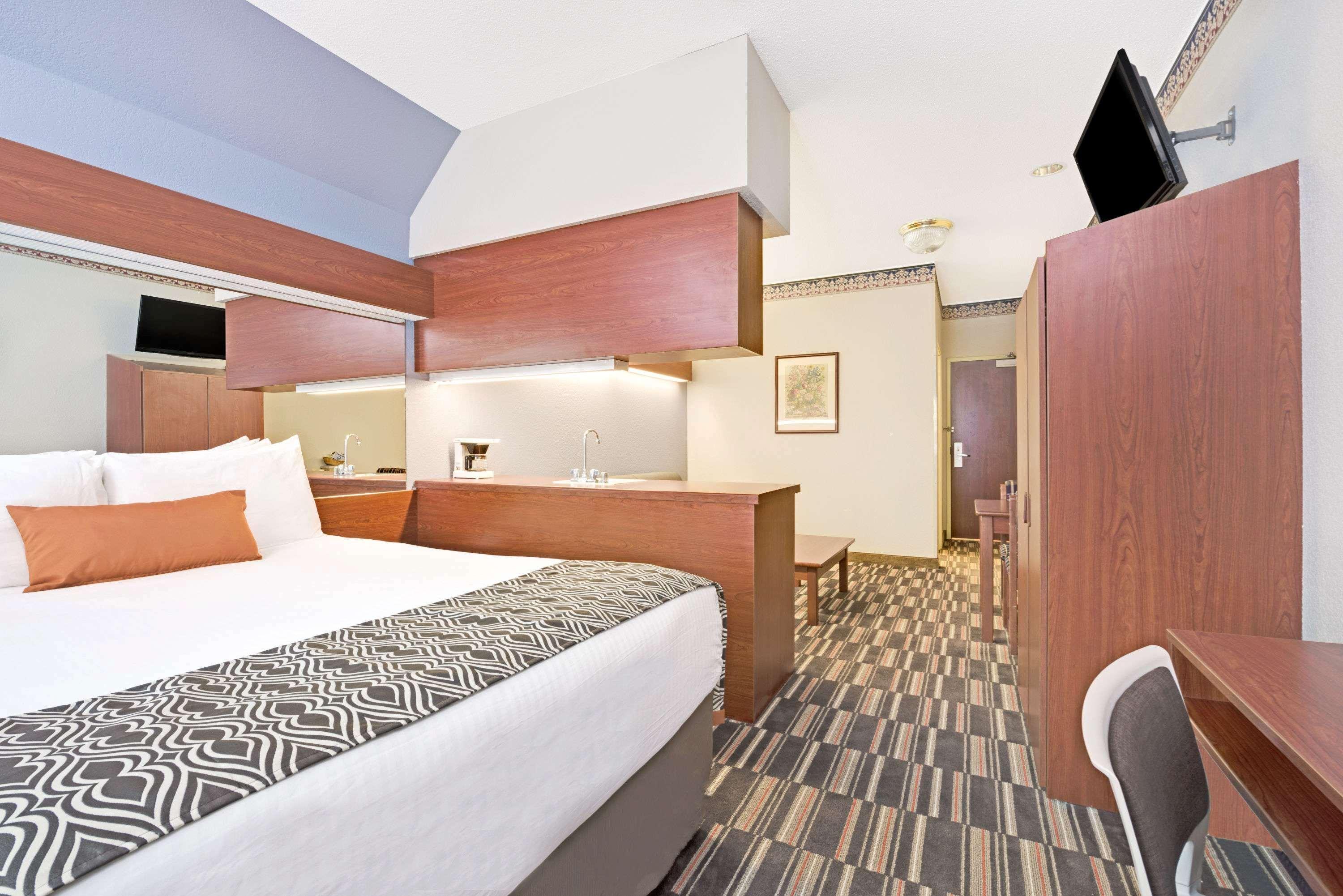 Microtel Inn&Suites Urbandale Esterno foto