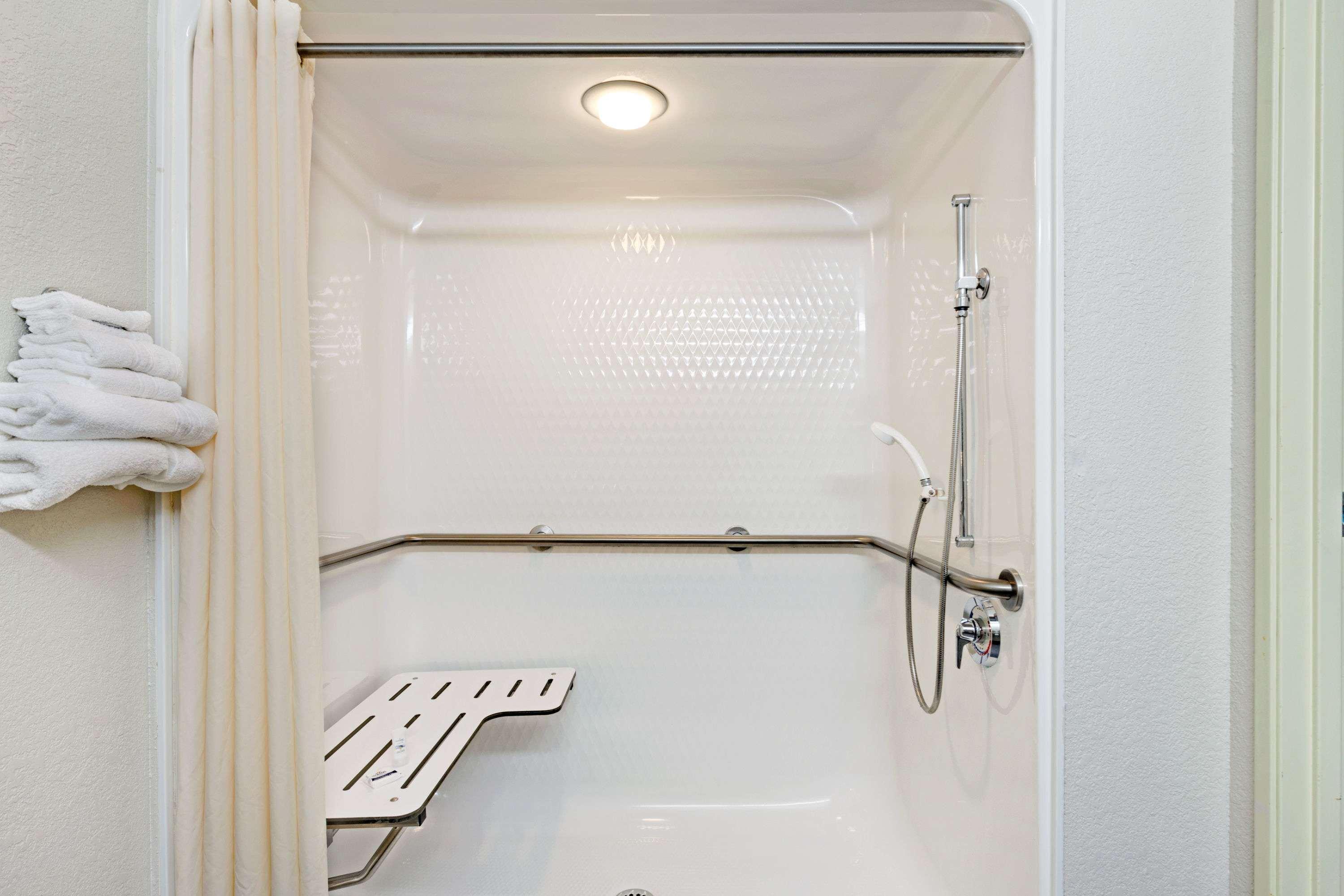 Microtel Inn&Suites Urbandale Esterno foto